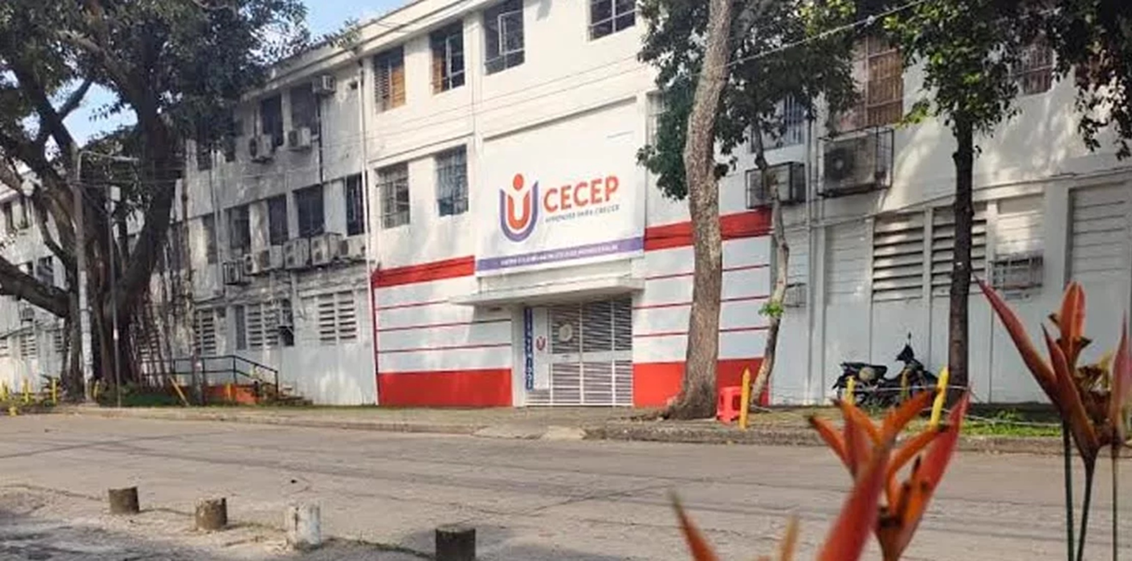 Fachada del FCECEP Fachada del FCECEP