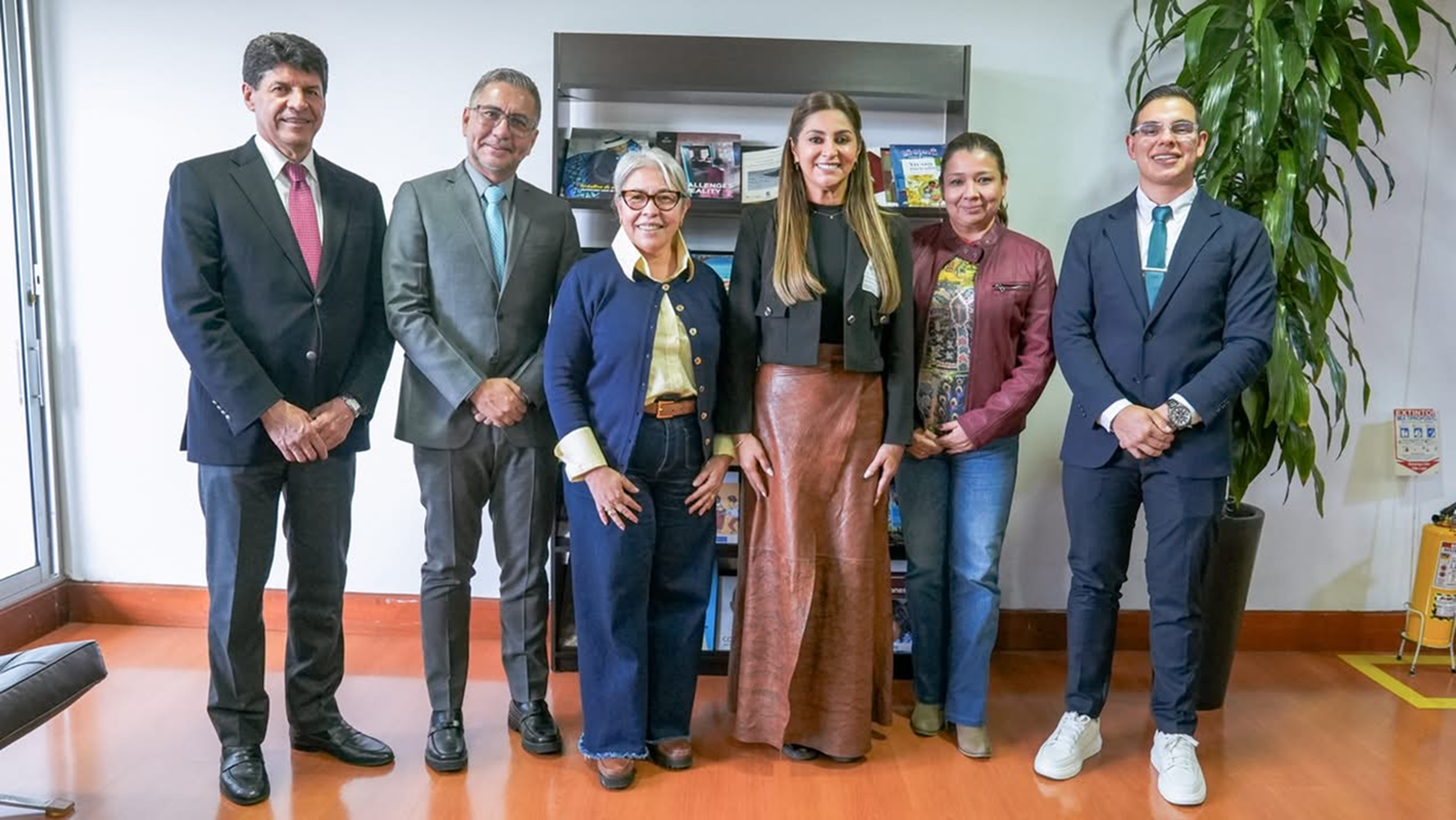 Viceministra Gledy María Foliaco Rebolledo y Gobernación del Tolima Viceministra Gledy María Foliaco Rebolledo y Gobernación del Tolima
