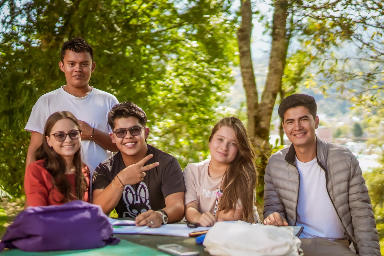 Estudiantes de educación superior Estudiantes de educación superior